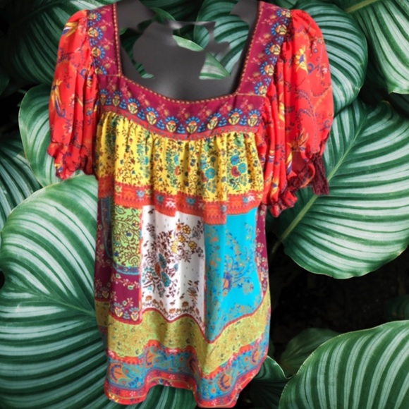 🌺Darling Boho sheer blouse patchwork like pattern - Picture 2 of 10